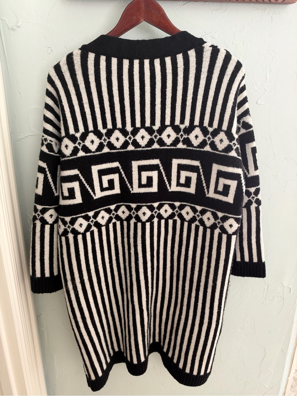 Geometric Open-Front Cardigan - Picture 2 of 3